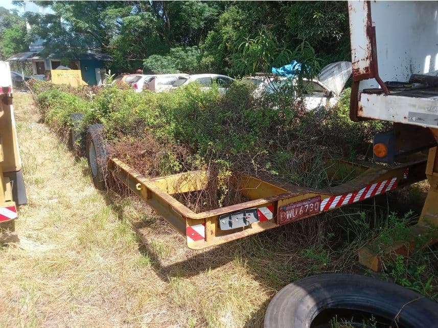 LOTE 10: VEÍCULO SEMIREBOQUE TIPO PRANCHA, PLACA BWU-6730, ANO 1979, EM ESTADO DE SUCATA Processo: 1127919-19.2018.8.26.0100