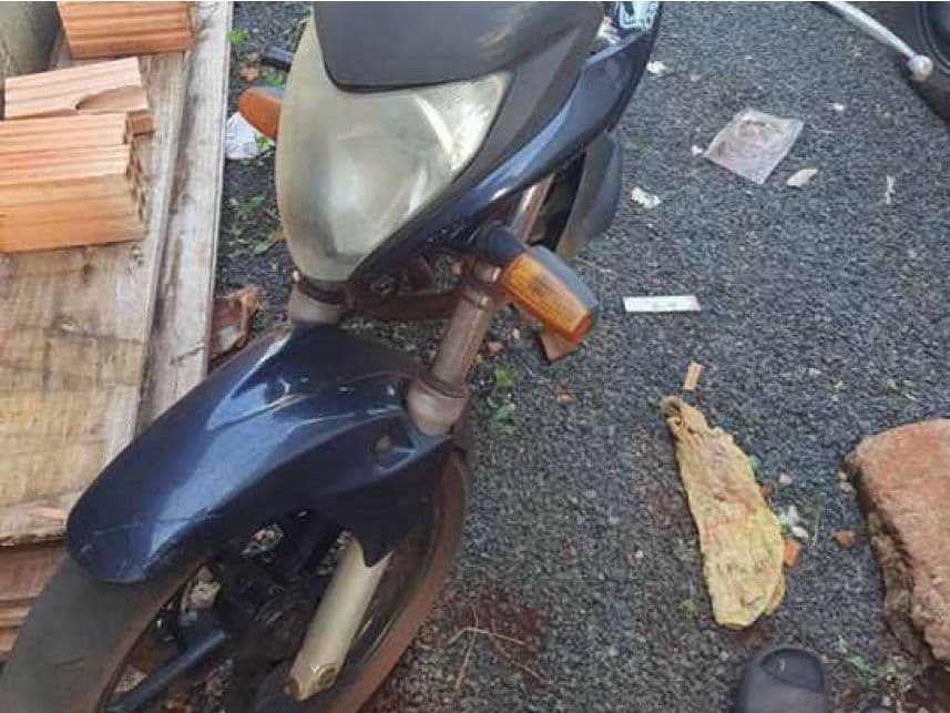 Motocicleta, Honda CB300, 2011/2012, placa ESC5810. Processo: 4000052-22.2025.8.26.0140 Acessar processo — foto do lote