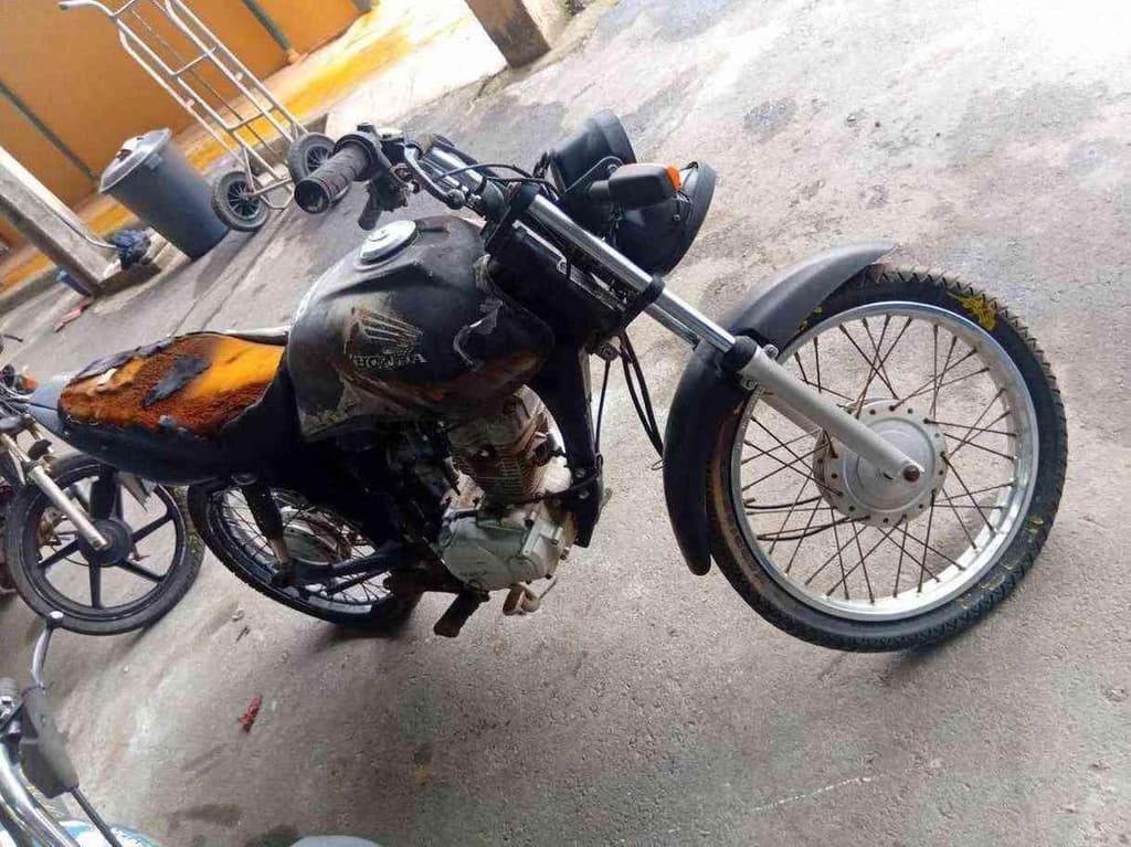 HONDA FAN  Sucata Motor Inservível — foto do lote