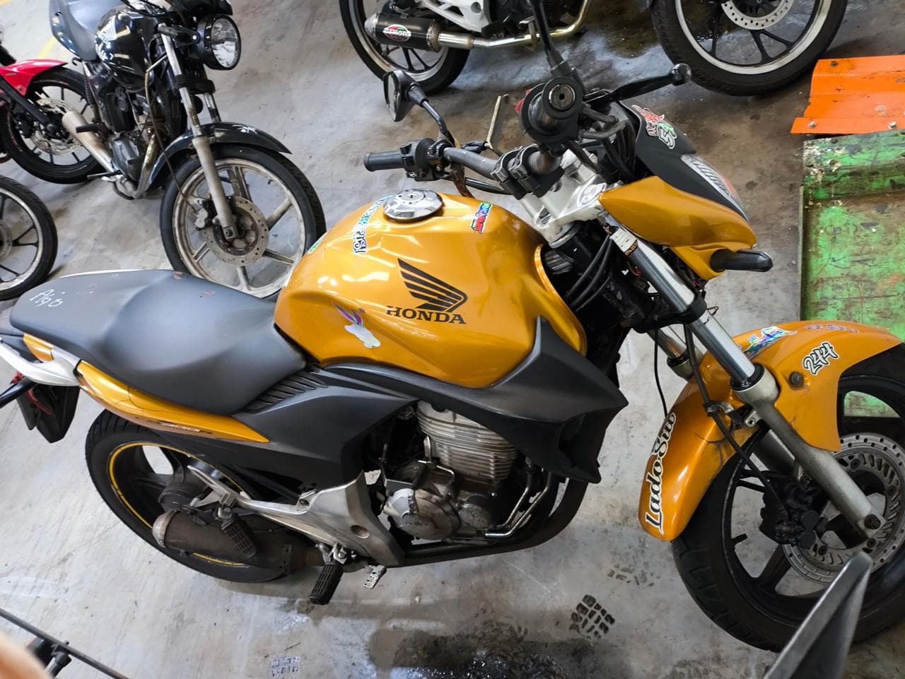 CB 300R - HONDA,2009/2010, AMARELO — foto do lote