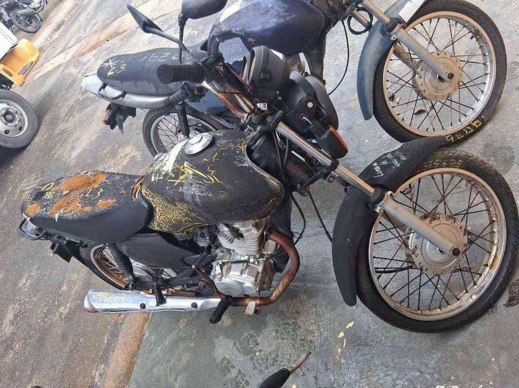 HONDA CG 125 Sucata Motor Inservível — foto do lote