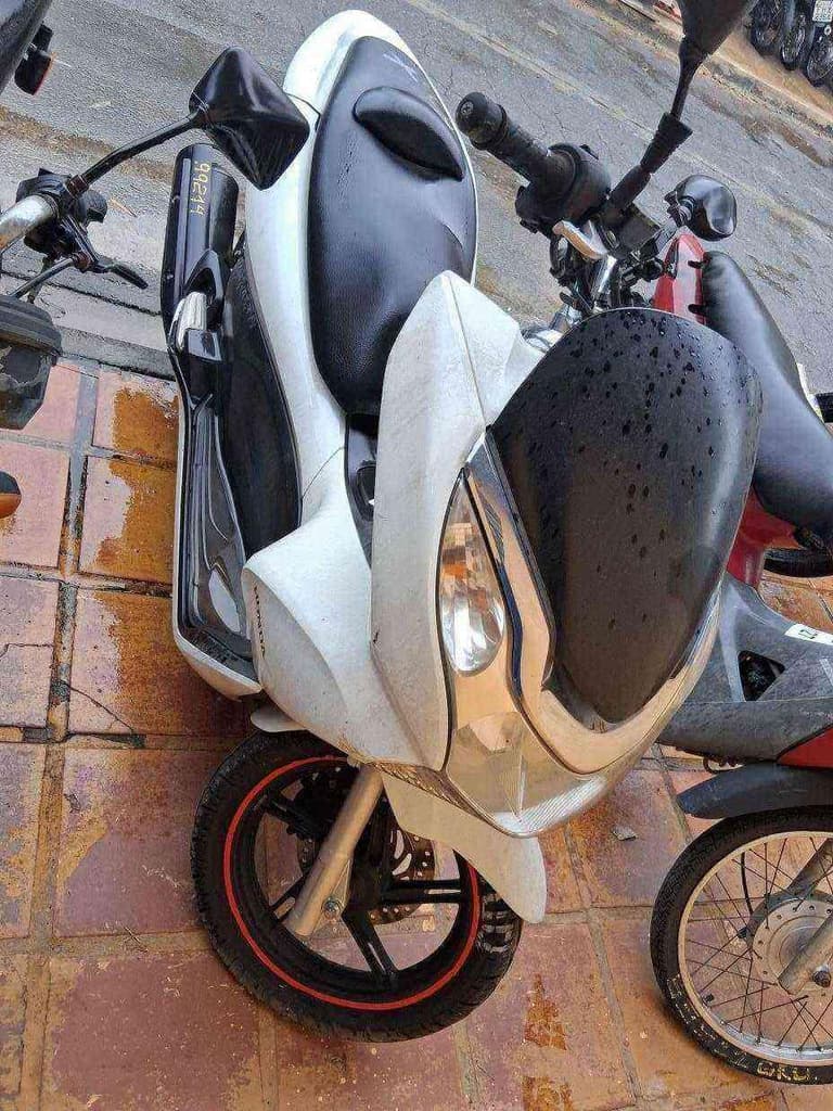 HONDA PCX  Sucata Motor Inservível — foto do lote