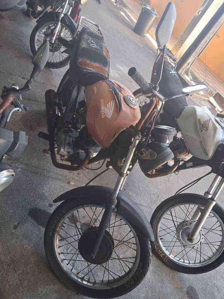 HONDA CG 125 Sucata Motor Inservível — foto do lote